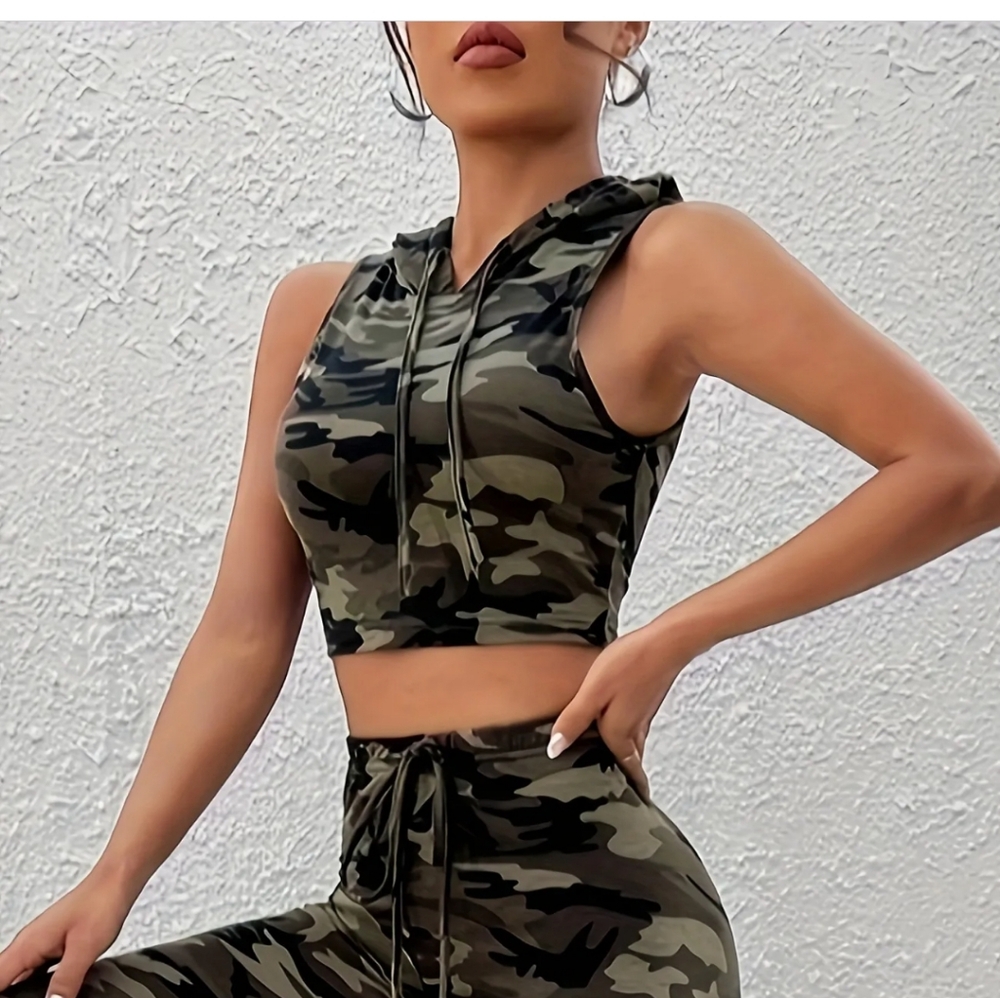 Camouflage Print Women's Crop Hoodie